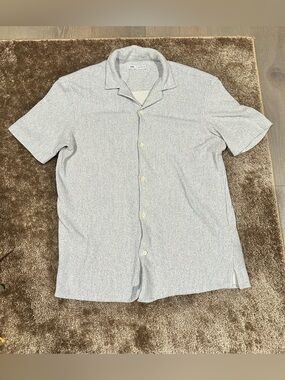 Men’s shirt size XL